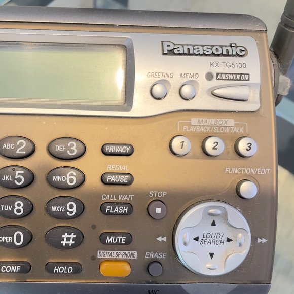 Panasonic KX-TG5100M 5.8 GHz DSS Expandable Cordless Phone with Answering System - Picture 2 of 7